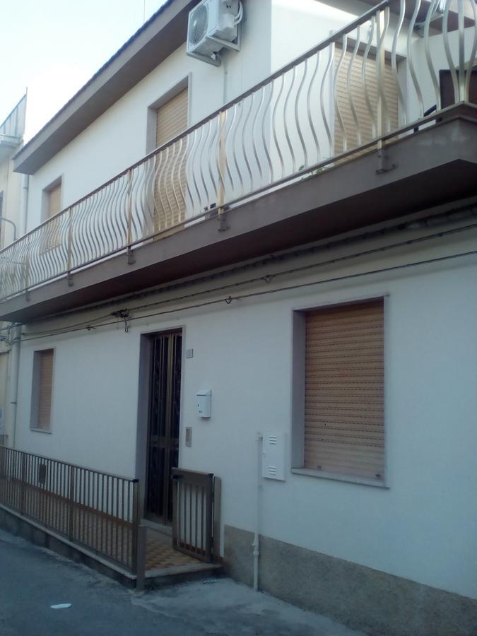 Guest House Via Crispi Pozzallo Kültér fotó